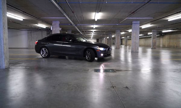Garage intérieur chauffé pour véhicules